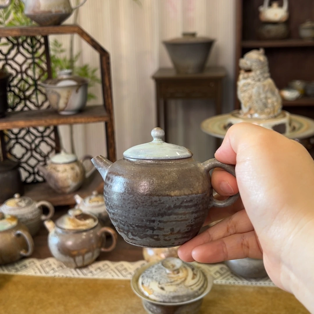 35中白顶翠精品壶