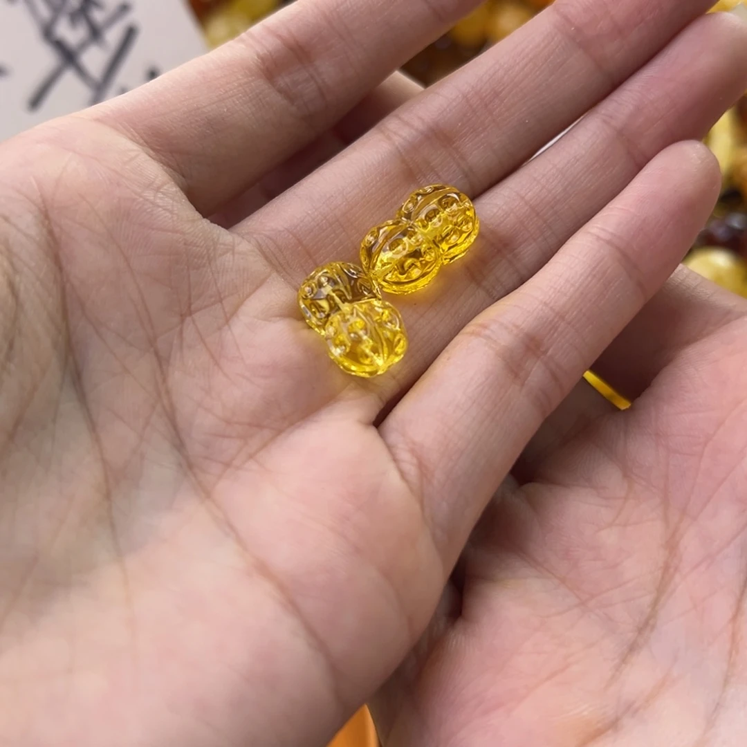 琥珀珠宝奇石未镶嵌