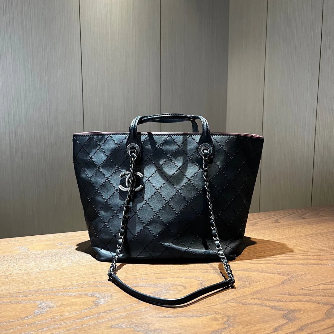 99新 Chanel/香奈儿 黑银外缝线托特包 21开 尺寸26x24