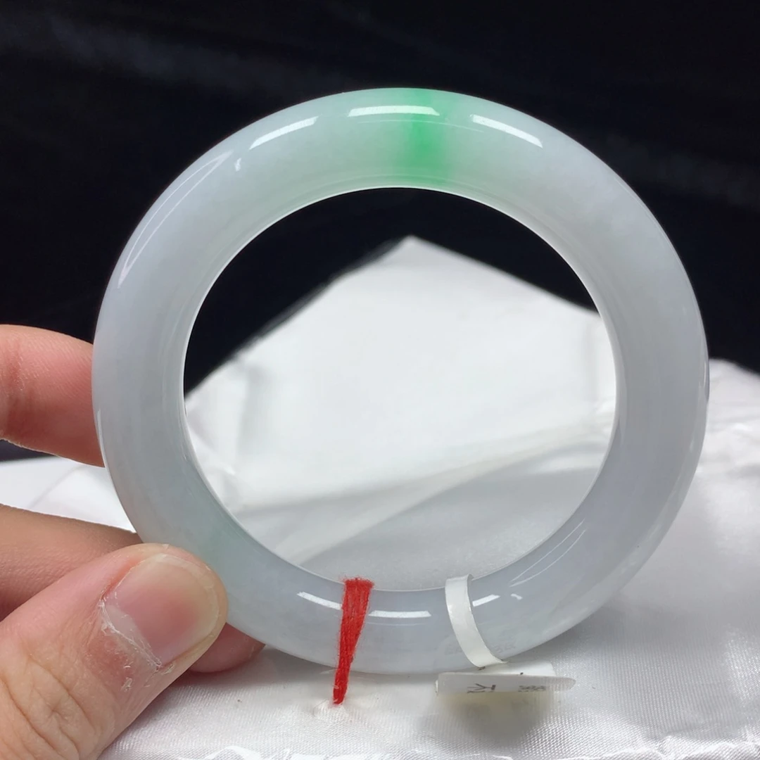 翡翠手镯（圆镯）未镶嵌53.2