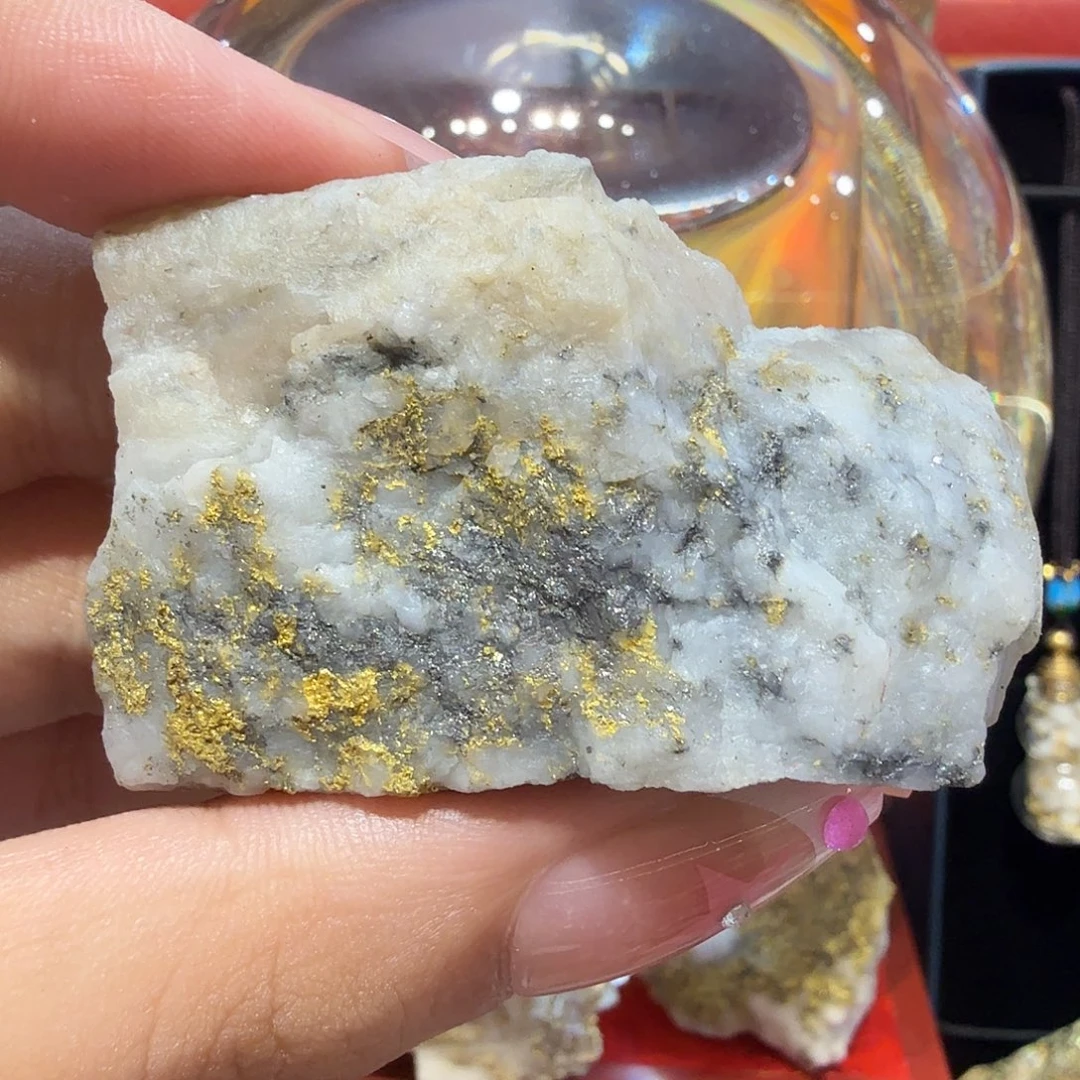 五哥聚金阁天然明金矿