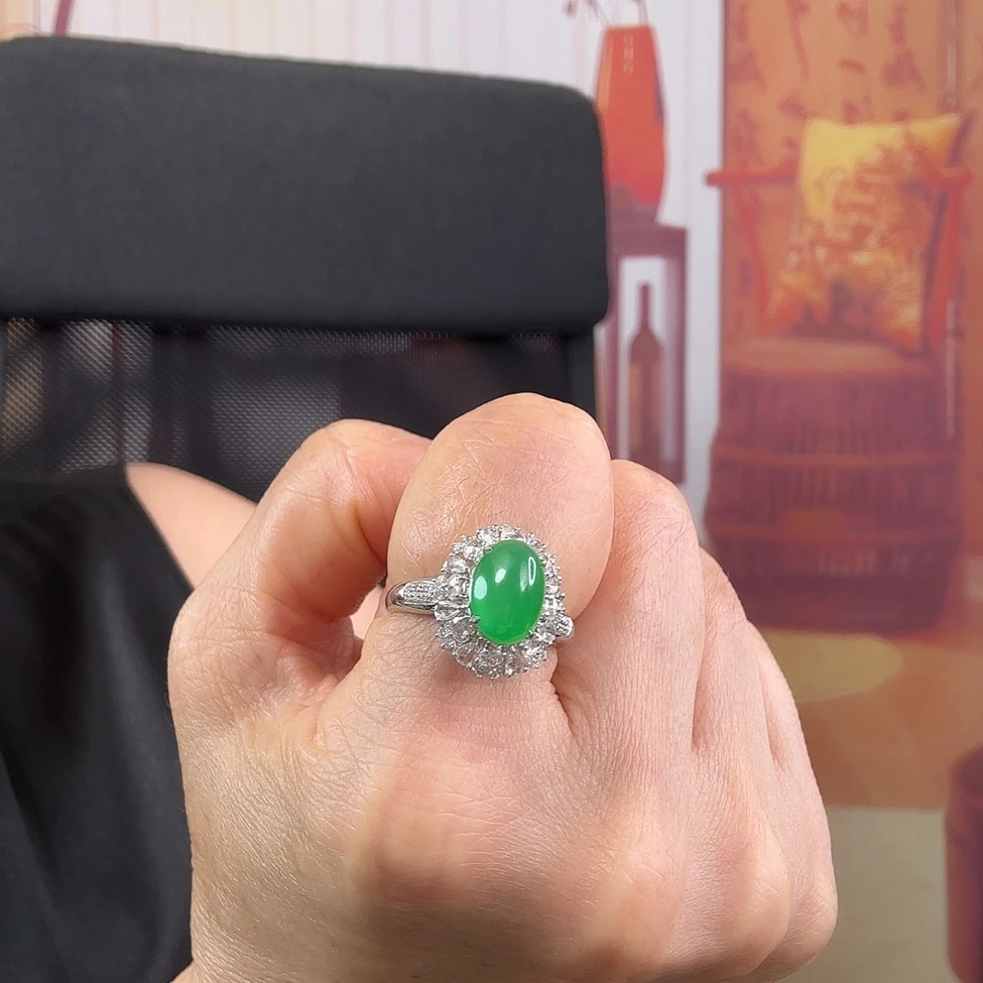 翡翠18K金镶嵌戒指