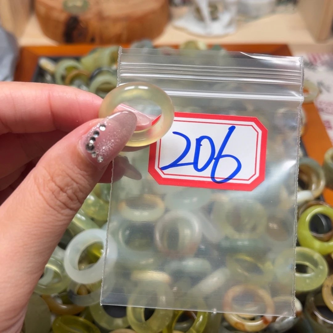 暮***L蛇纹石玉未镶嵌珠宝奇石