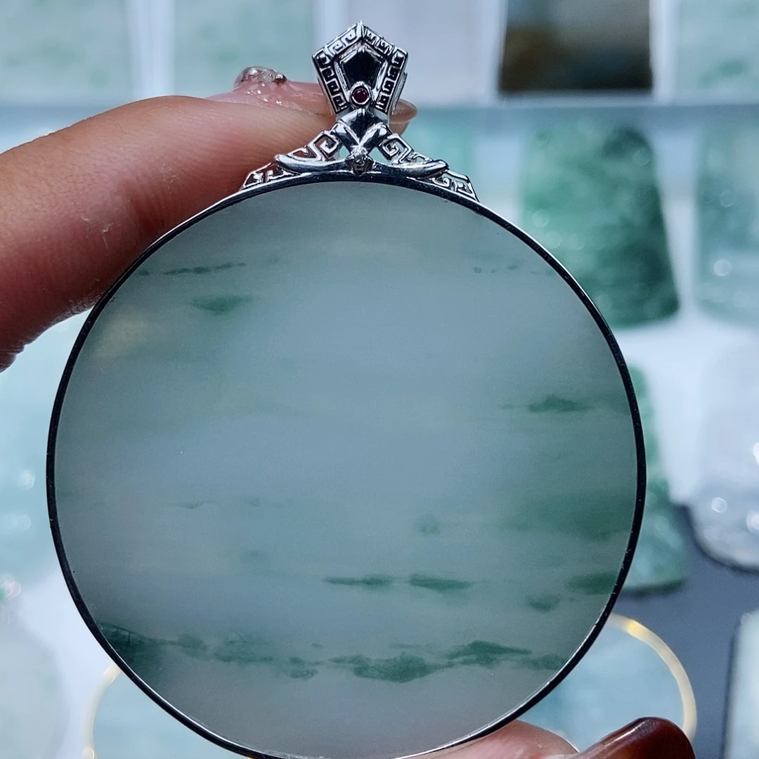 翡翠吊坠(不含链)18K金镶嵌