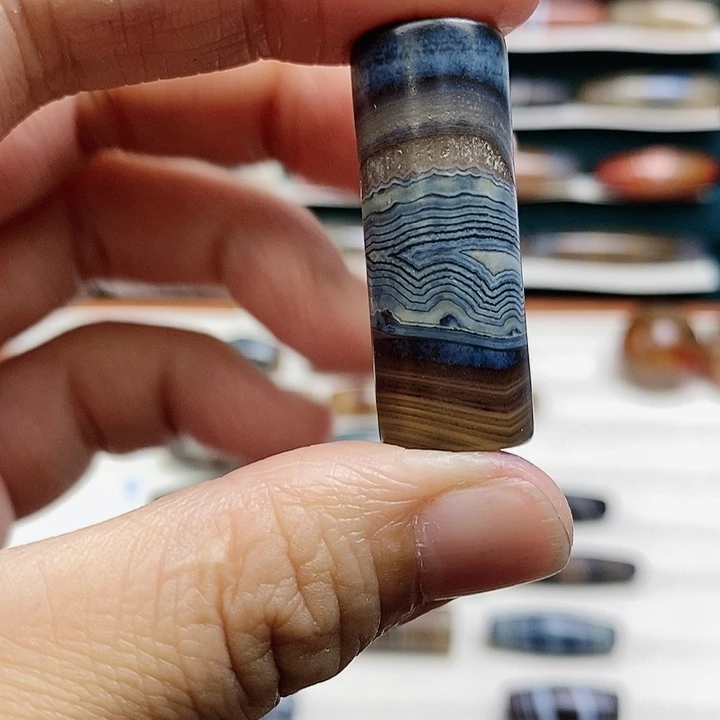 乐***求玛瑙/玉髓未镶嵌颈饰