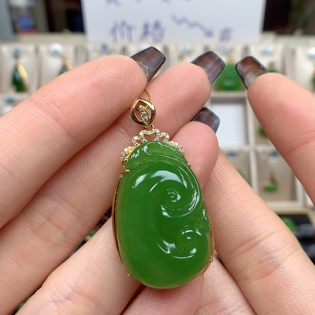 和田玉18K金镶嵌颈饰18×28