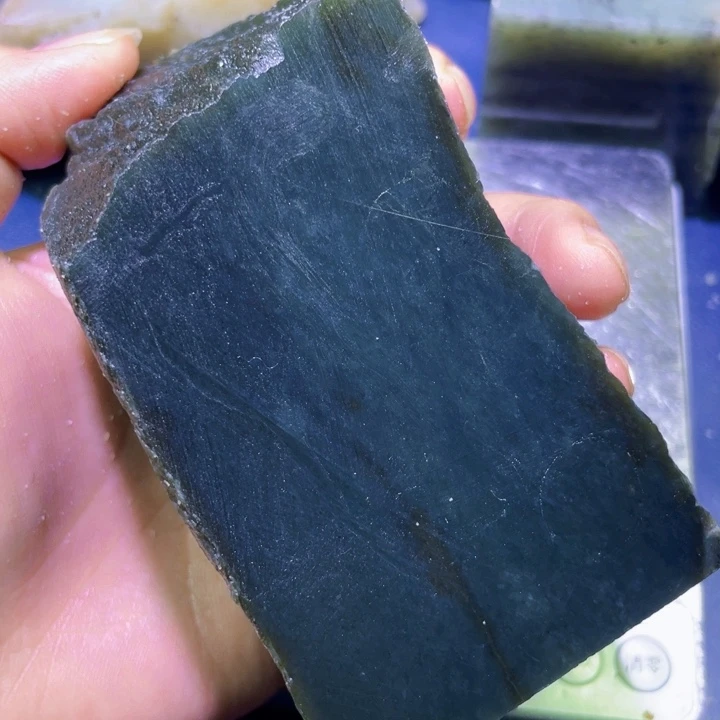 和田玉未镶嵌珠宝半成品