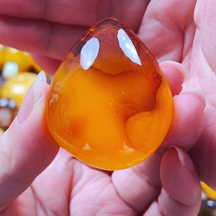 琥珀未镶嵌裸石吊坠