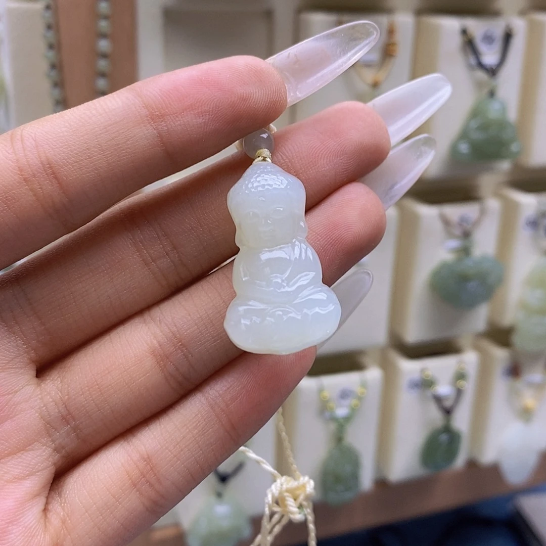 和田玉未镶嵌颈饰-***。