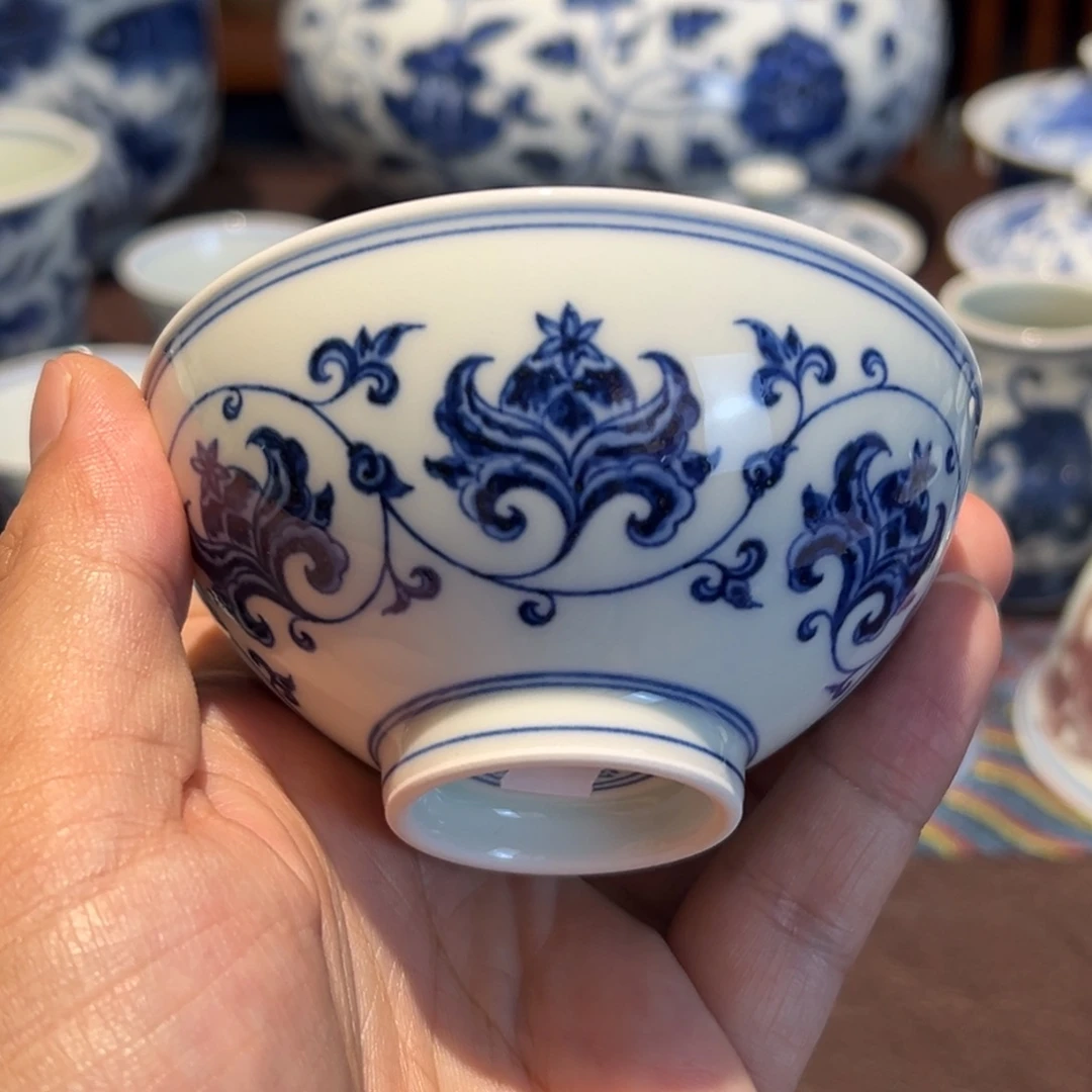 精品青花缠枝莲双钩莲主人杯普洱杯口径约9厘米