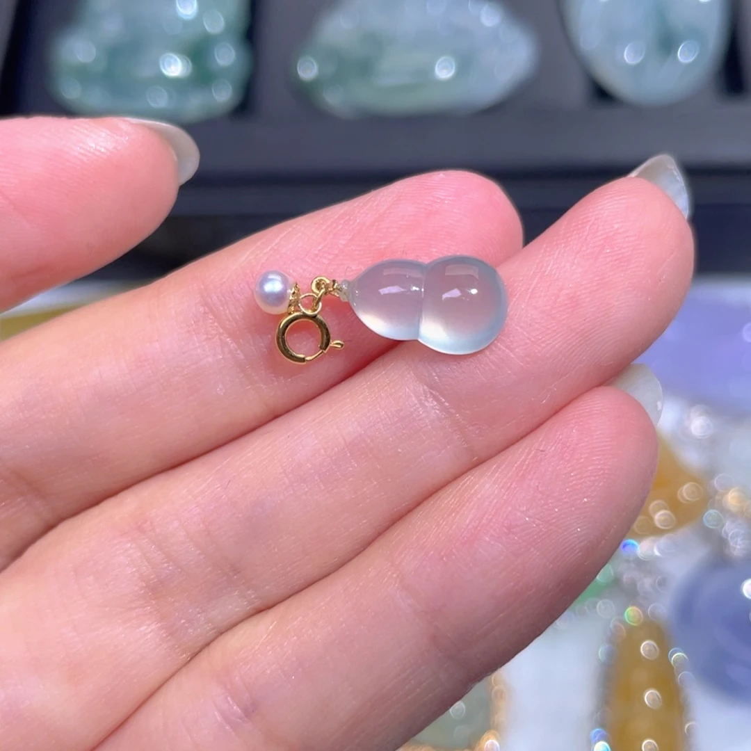 颈饰18K金镶嵌翡翠翡翠