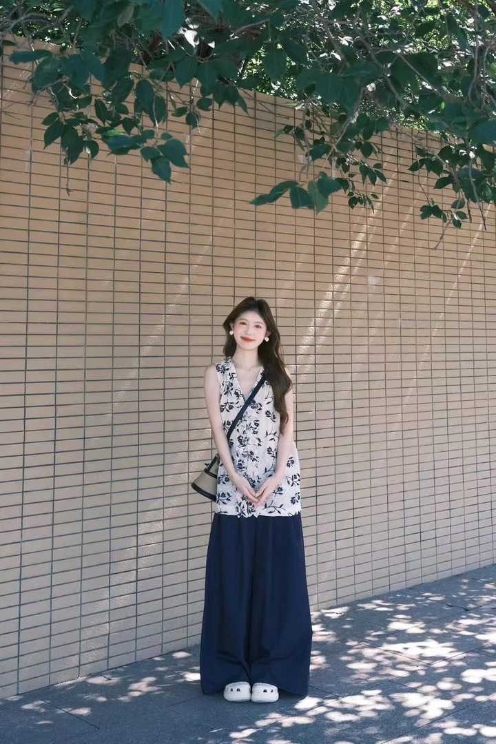 复古重工刺绣圆领背心女2025夏季款设计感无袖上衣百搭阔腿裤