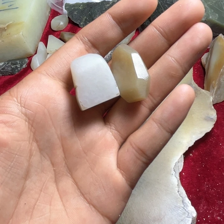 和田玉（糖玉）未镶嵌珠宝半成品