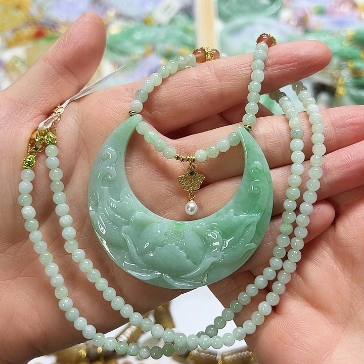 翡翠未镶嵌颈饰吊坠
