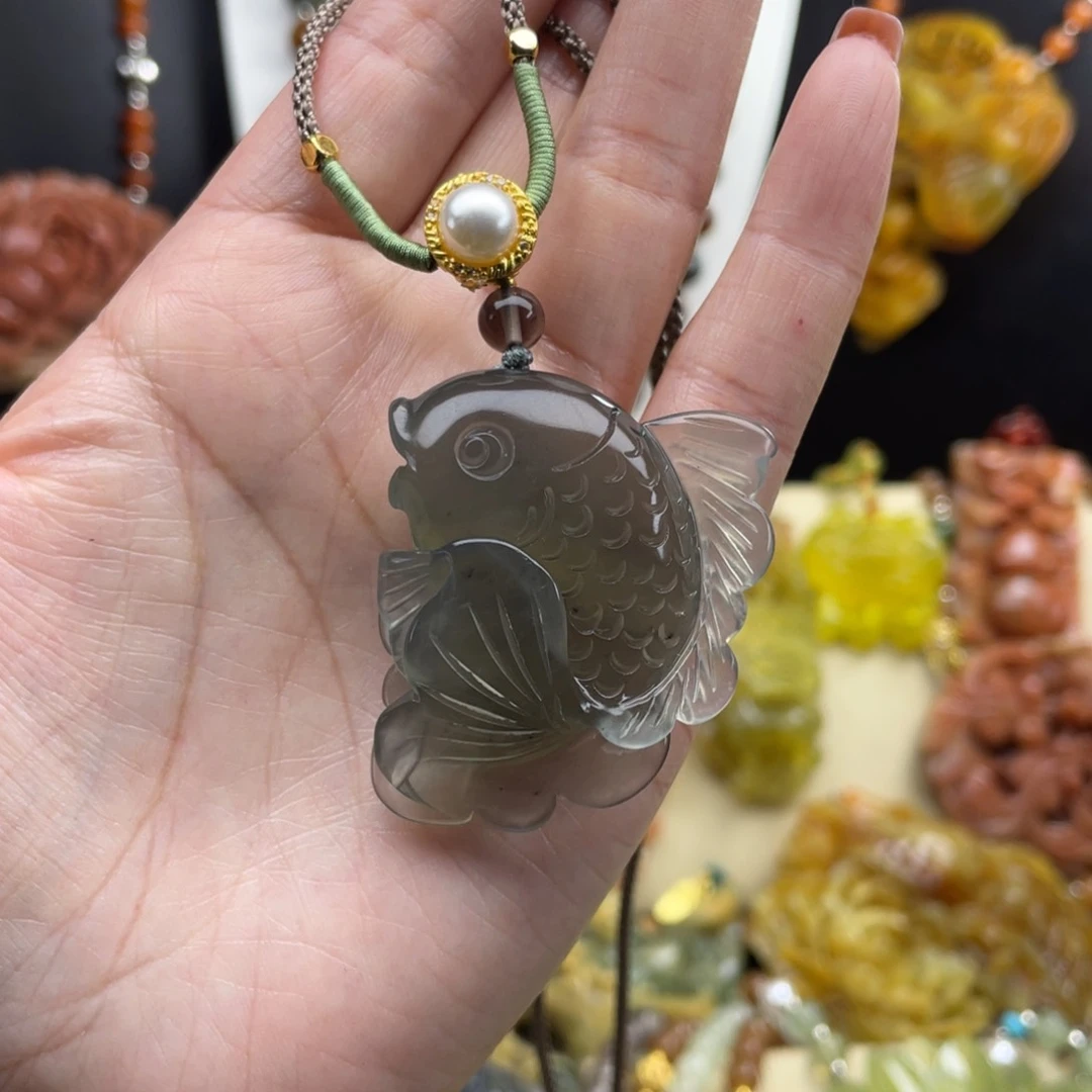 未镶嵌蛇纹石玉颈饰