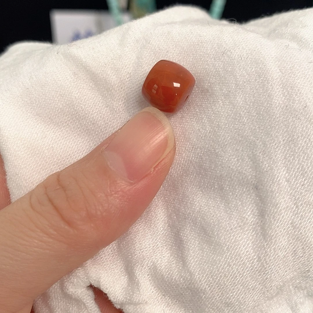 南红玛瑙未镶嵌珠宝奇石