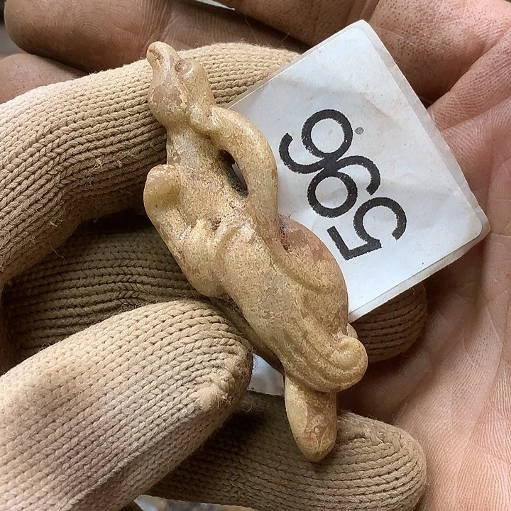 未镶嵌和田玉挂件