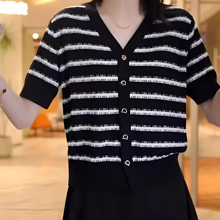 法式夏季薄款黑白条纹针织开衫洋气百搭V领冰丝短袖T恤女宽松上衣