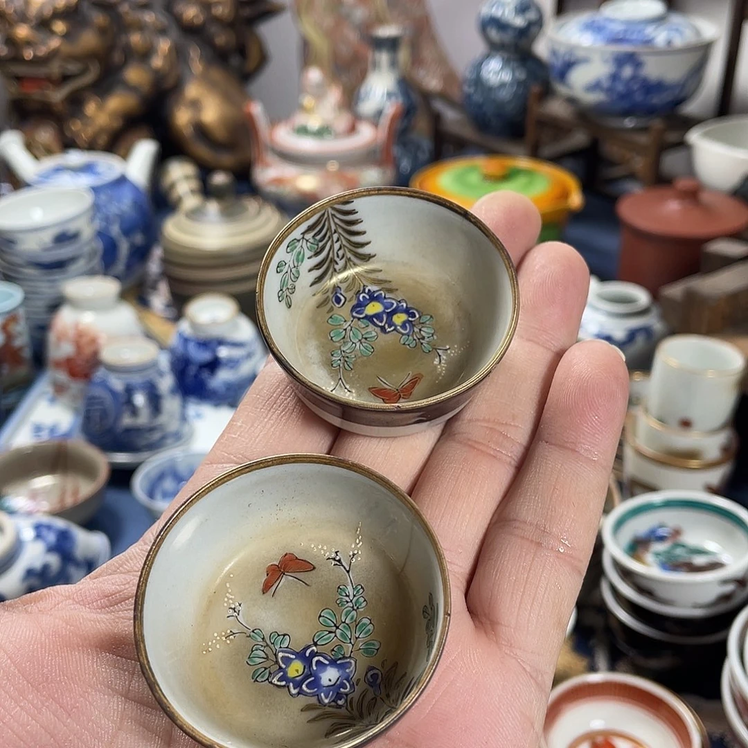 周***呀瓷器制作工艺精湛