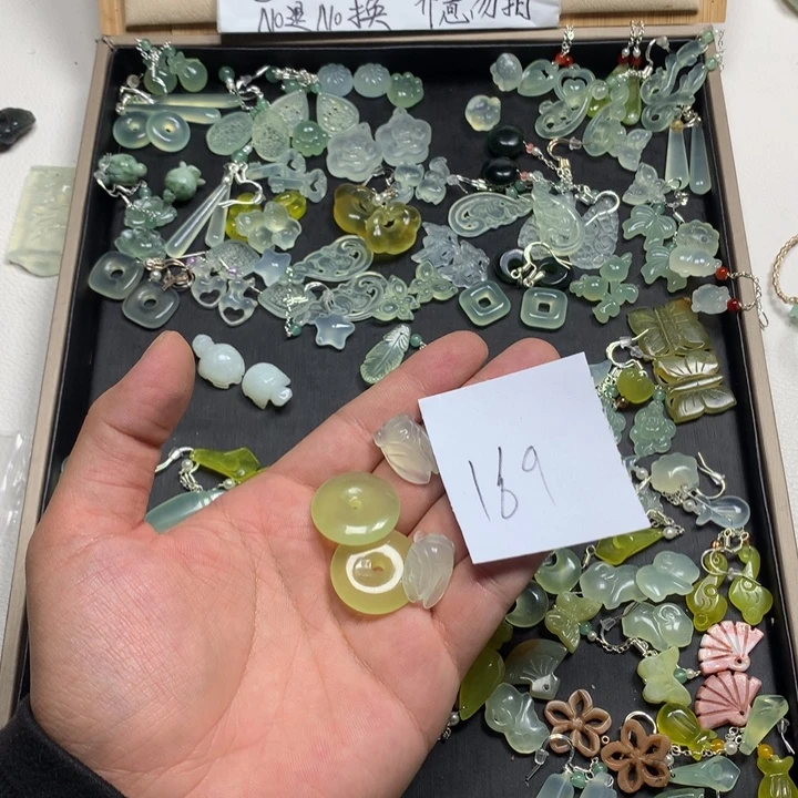 酥***雨蛇纹石玉合金耳钉