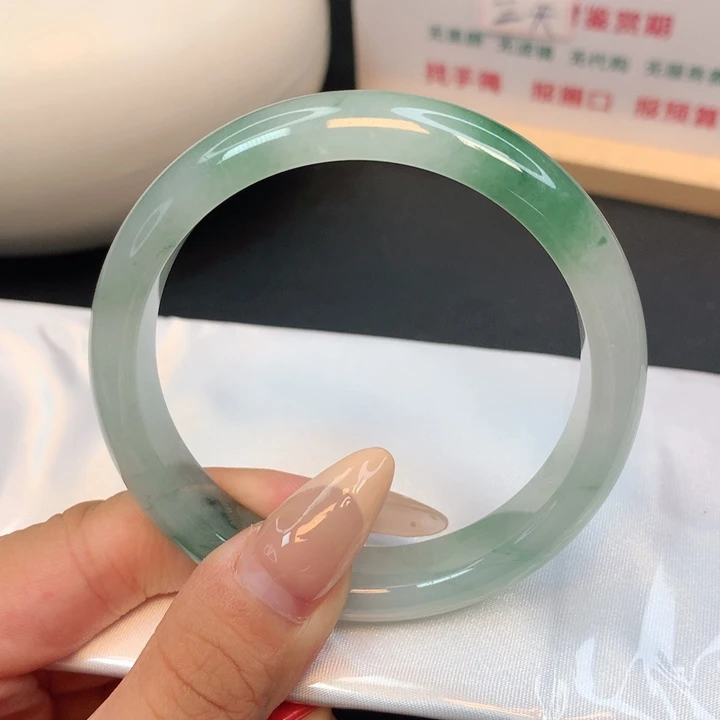 未镶嵌手镯翡翠05