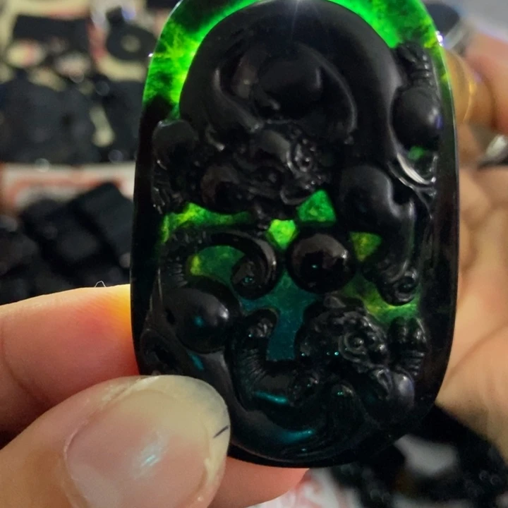 翡翠未镶嵌颈饰貔貅墨翠