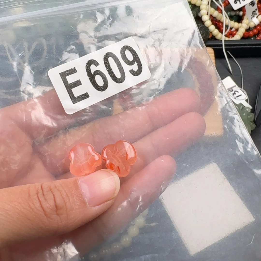 南红玛瑙未镶嵌珠宝奇石