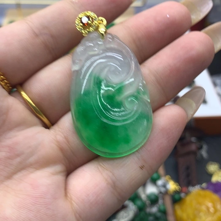 颈饰未镶嵌翡翠吊坠