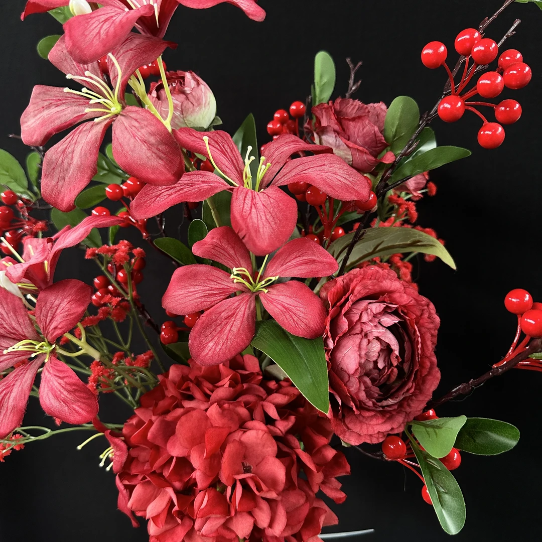 仿真花满天星 绣球 火焰兰 红果果 油画牡丹搭配式红色系花束摆件