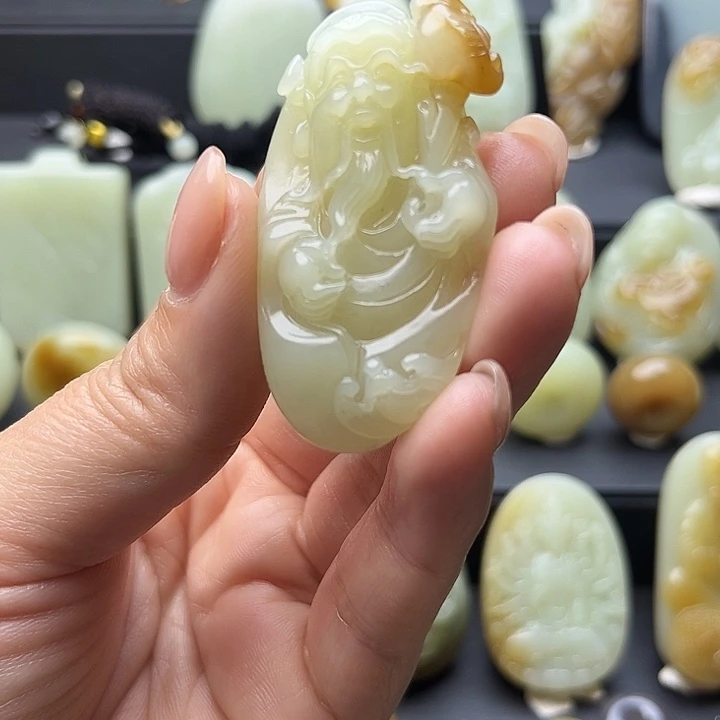 和田玉（糖玉）未镶嵌颈饰