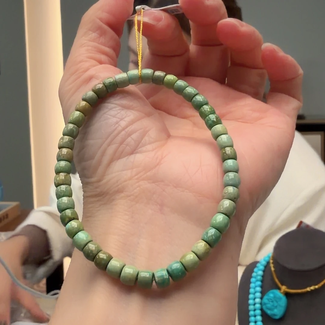 绿松石未镶嵌颈饰