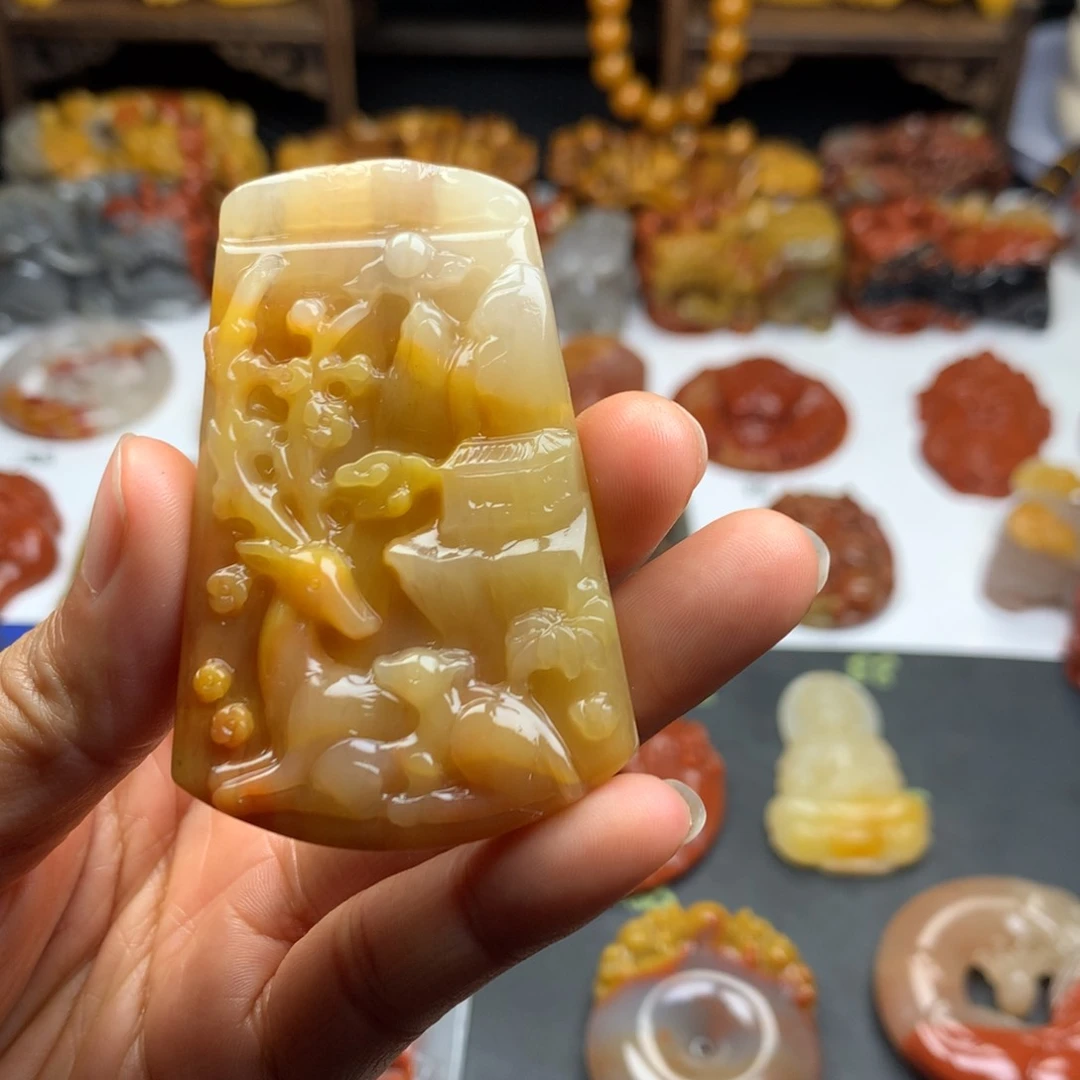 石英质玉（黄龙玉）挂件未镶嵌