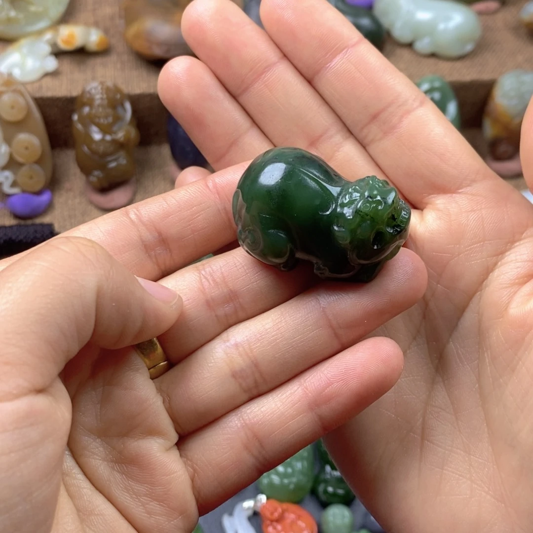 未镶嵌和田玉挂件