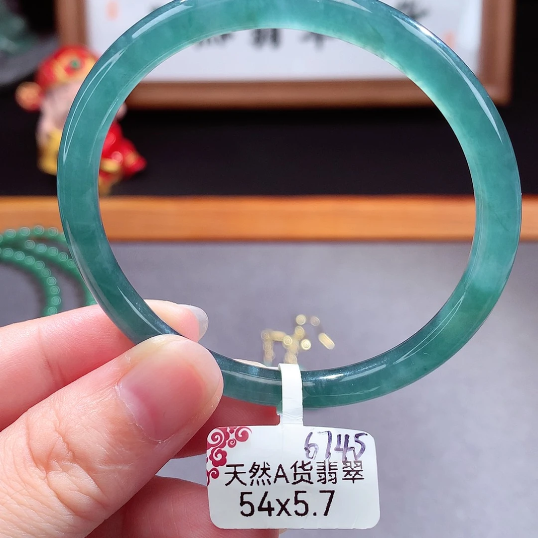 翡翠手镯（圆镯）未镶嵌