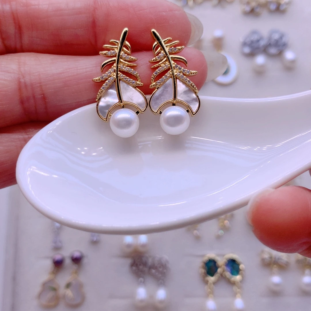 淡水珍珠合金耳饰