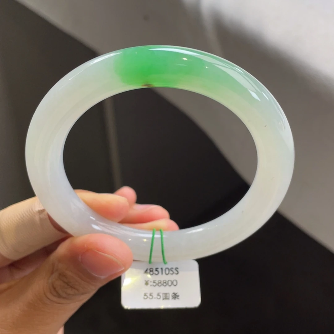 翡翠未镶嵌手镯一手新货/冰绿圆条（强推）