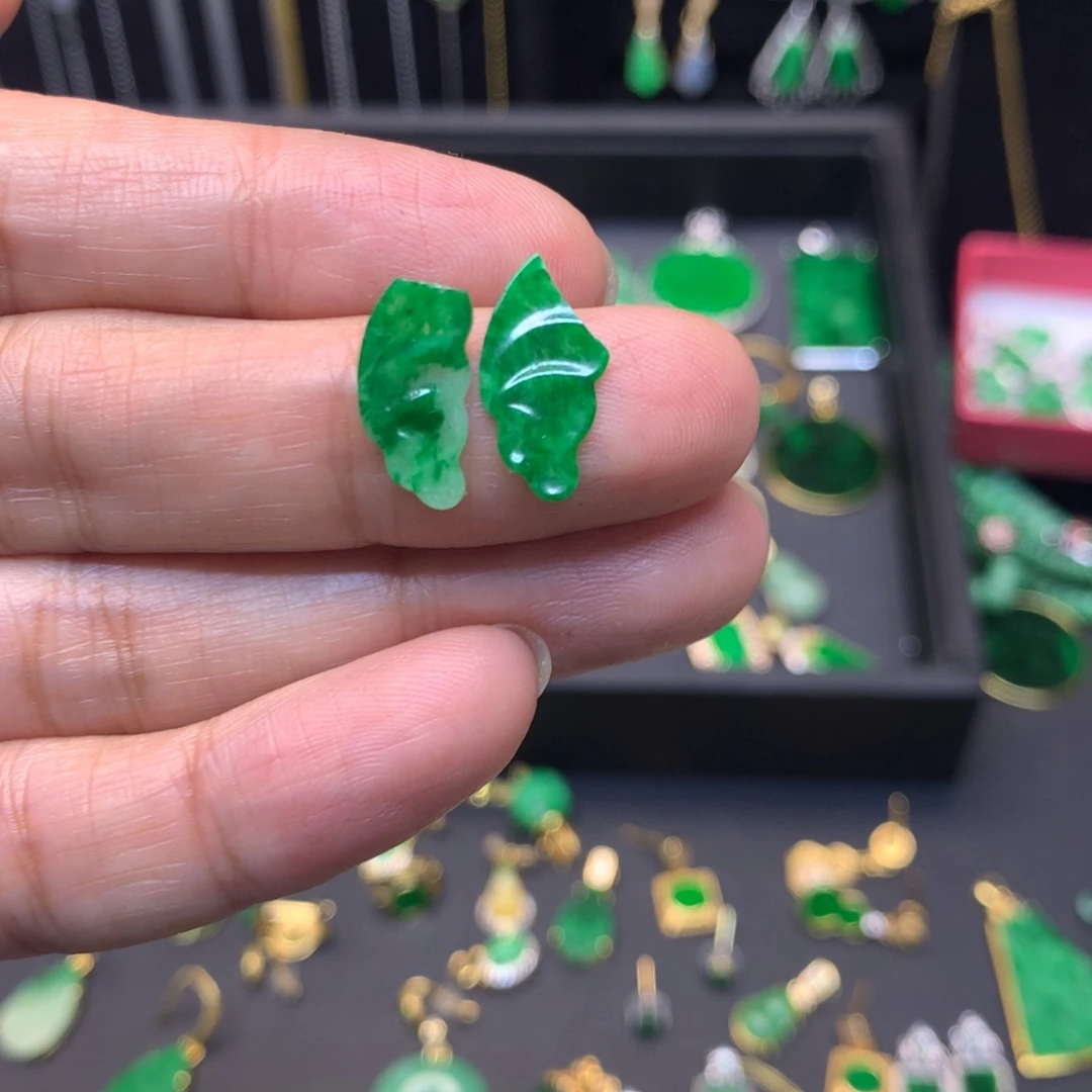 翡翠未镶嵌颈饰有纹裂