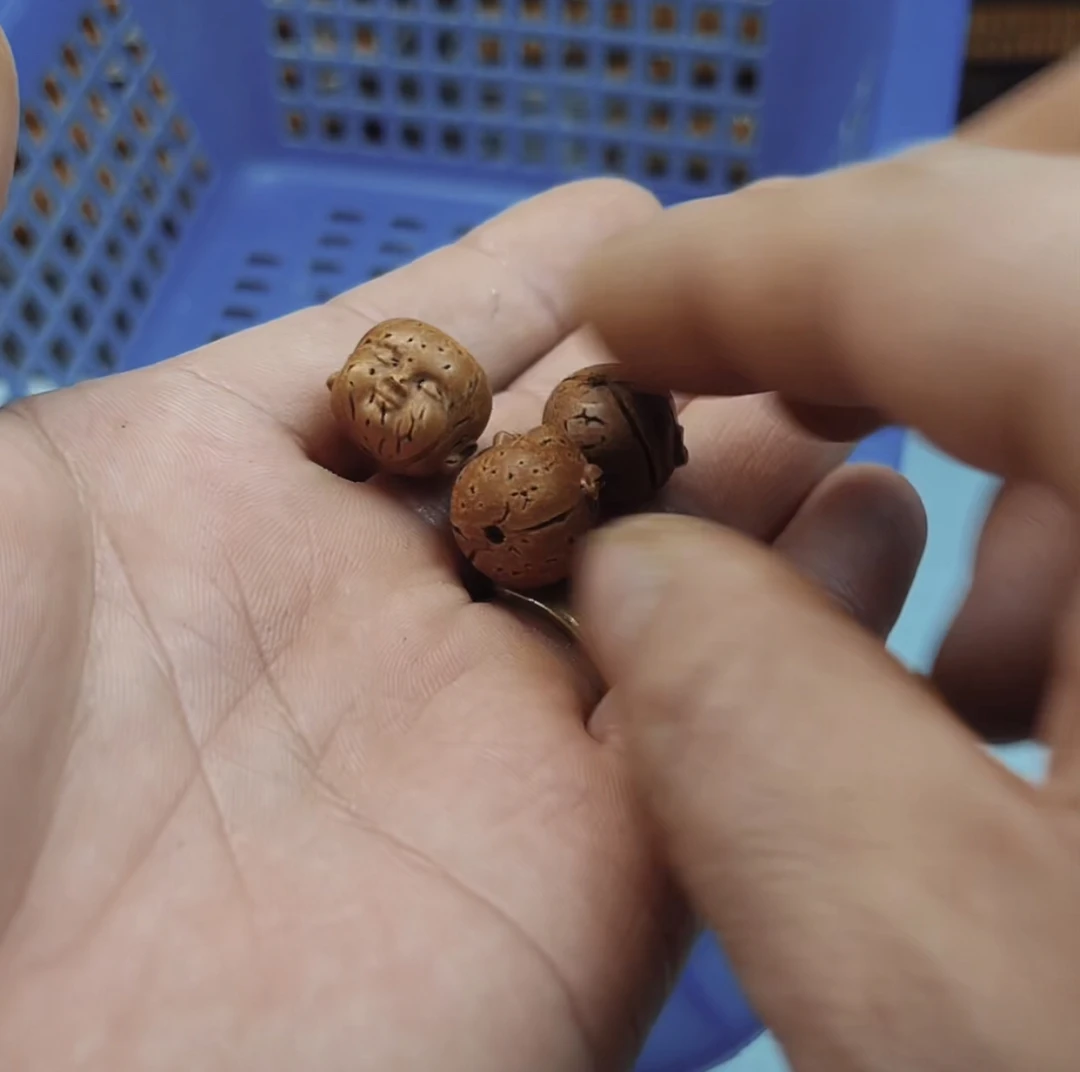 桃核小佛头背云3个