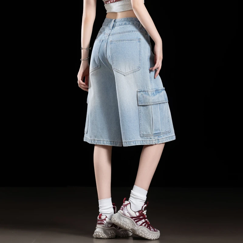 浅色工装大口袋牛仔短裤女夏季2025新款高腰宽松五分裤直筒中裤