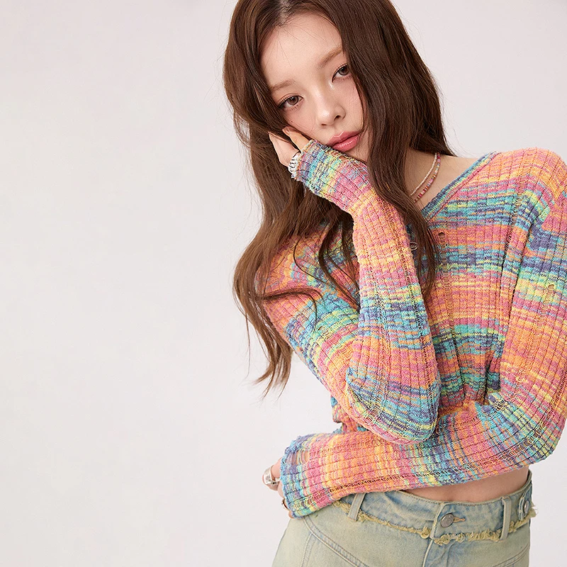 CHUU秋季女装彩虹色系穿搭新派简约坑条面料设计感显瘦针织衫