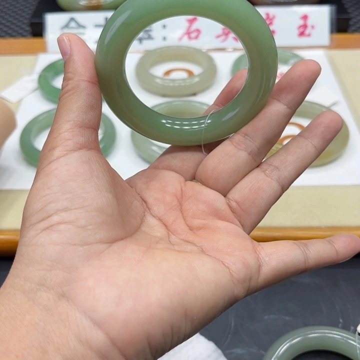 未镶嵌手镯石英质玉困*鱼