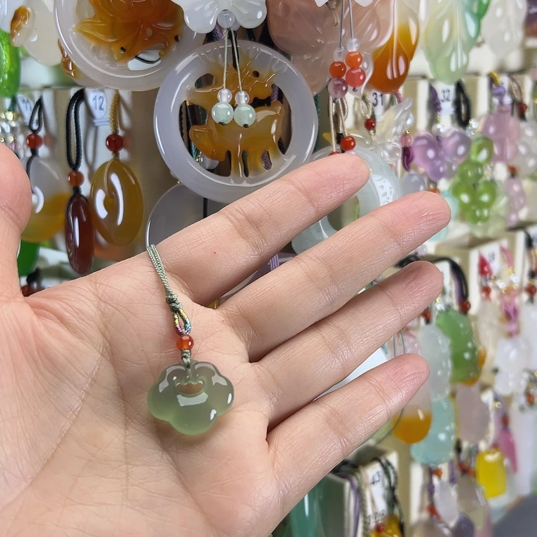 高***的玛瑙/玉髓未镶嵌颈饰