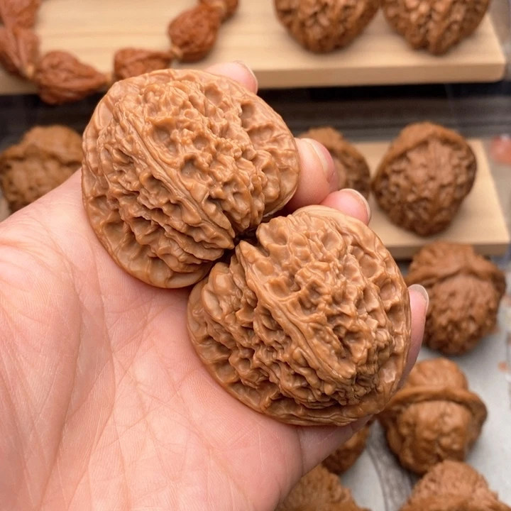 张***。把件核桃文玩核桃南疆石