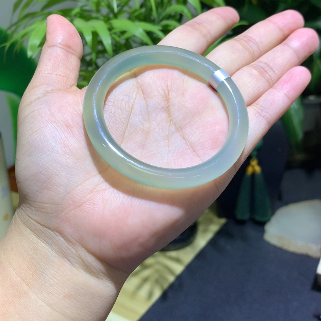 玛瑙/玉髓未镶嵌手镯绿美人条