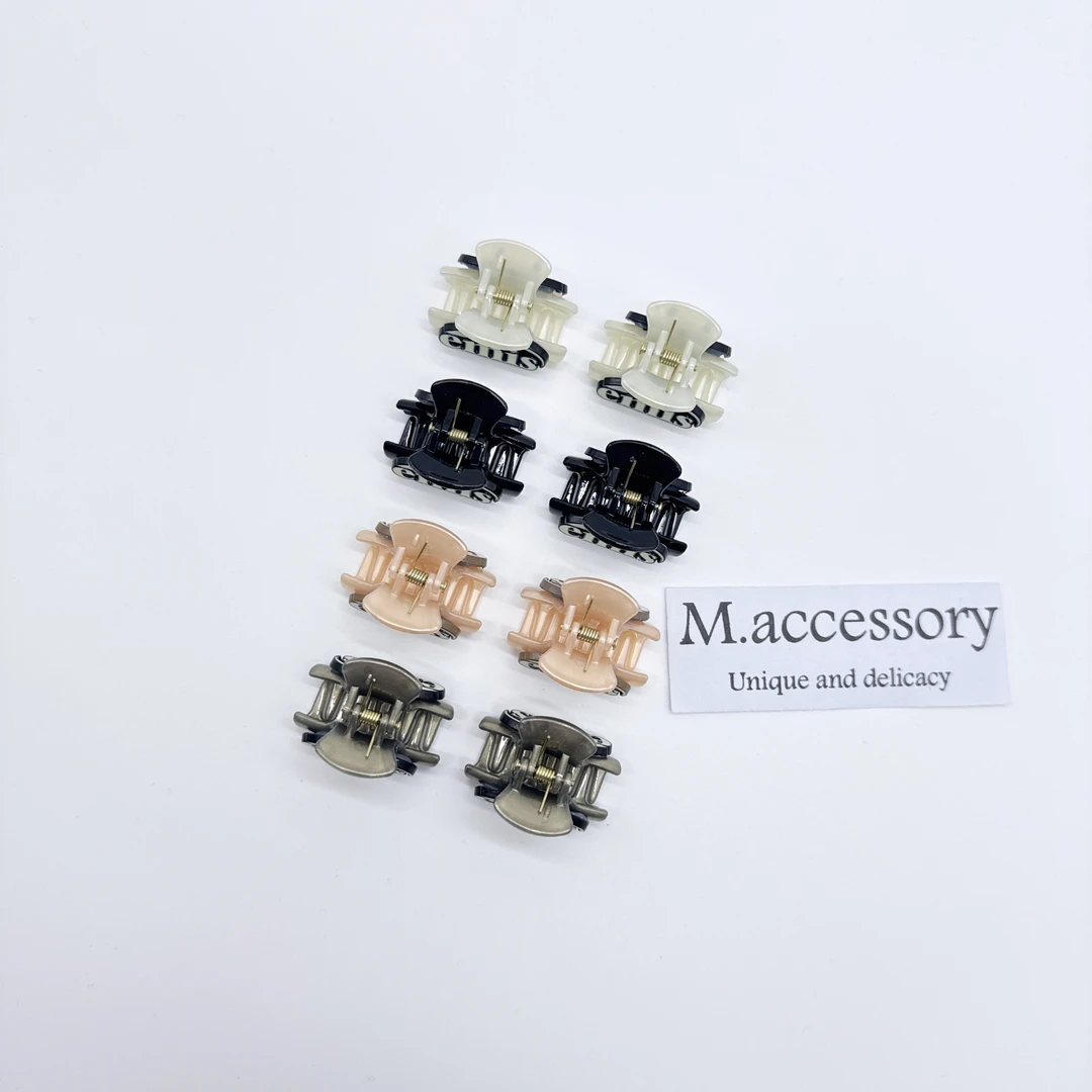 Mi33  精致波点字母mini小抓夹 Z22060Z26