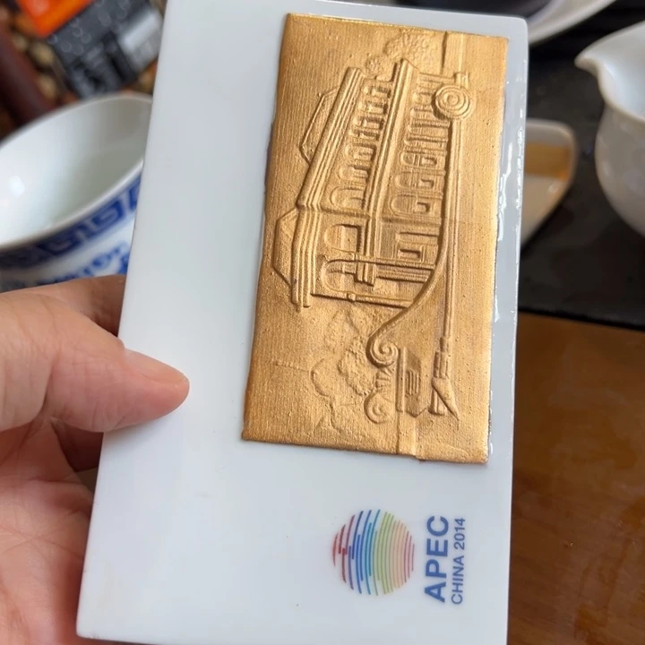 搪瓷大球泥描金陶瓷一个