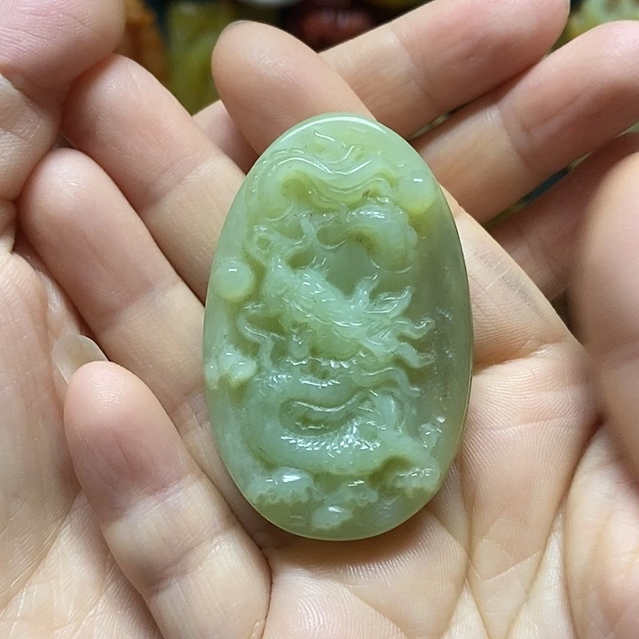 岫玉未镶嵌吊坠(赠链)