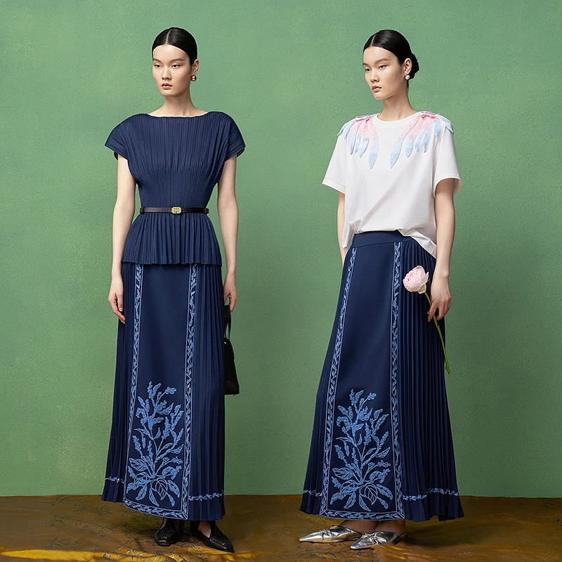 生活在左2025秋新中式国风绣花寻迹蓼蓝改良马面裙1953110