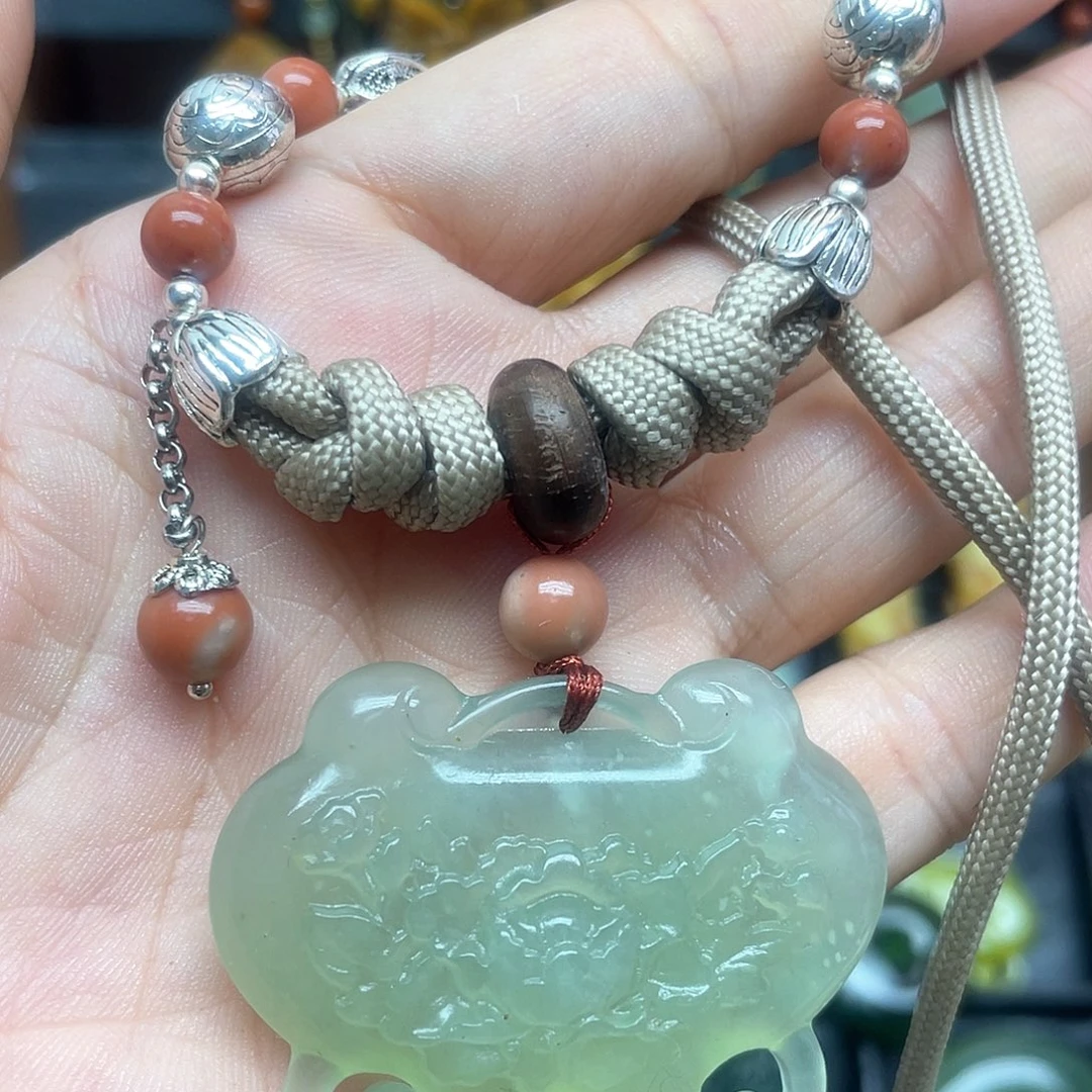 未镶嵌蛇纹石玉项链