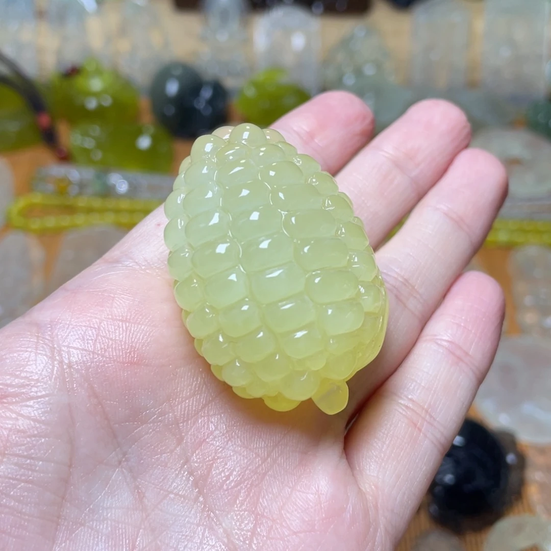 蛇纹石玉手把件未镶嵌雨**光